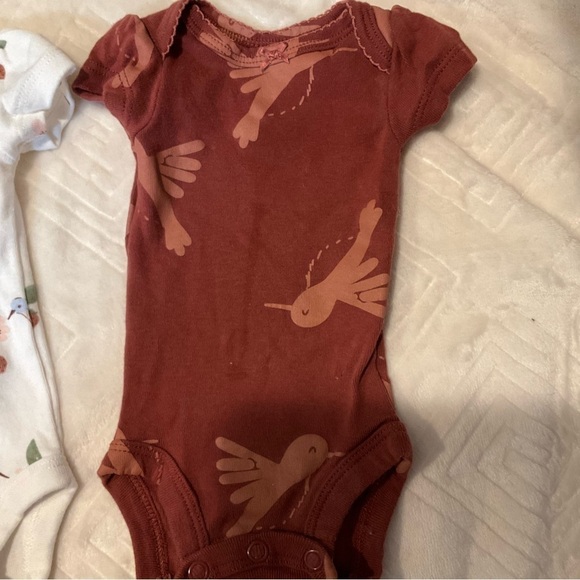 Bundle of 3 Carter’s Baby Girls Preemie Bodysuits - Picture 2 of 2